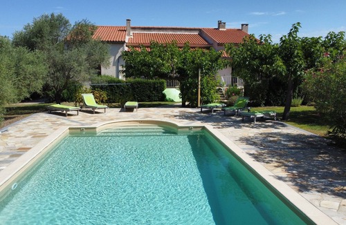 Malaucene Villa | Dream villa beneath the Ventoux. incl. heated pool, Wi-Fi & cleaning service!
