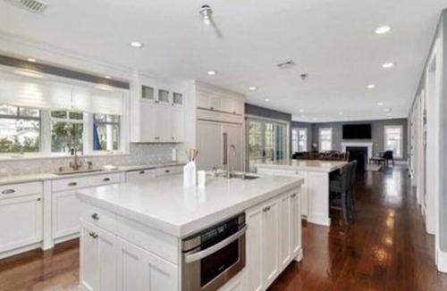 Teaneck House | Dream World Cup Summer Vacation Home in NJ - Sleeps 20!