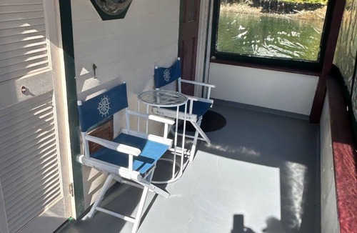 Brinnon Boat Rental | DreamBoat at Pleasant Harbor