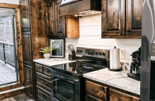 Broken Bow Cabin | Dreamcatcher Cottage- A Luxurious Romantic Escape in Hochatown