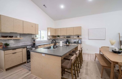 Bella Vista House | Dreamcatcher - Hot Tub - Fire Pit - Trails