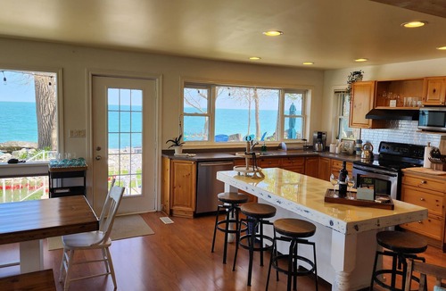 Kingsville House | Dreamcatcher Lake House
