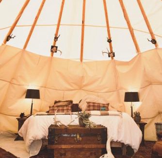 Gardiner Hotel | Dreamcatcher Tipi Hotel