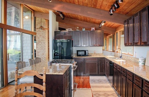 Davis Wharf House | Dreamers Bay