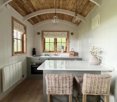 Rowlands Gill Cabin | Dreamers Hut