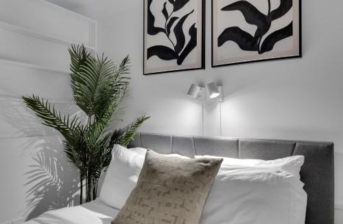 Milton Park Apartment | Dreaming at the Base of the Mountain With Parking