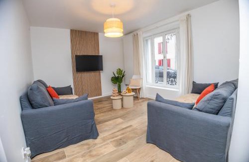 Villeneuve-le-Comte House | Dreamland House - Near Disney