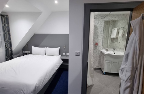 Barking Hotel | Dreams Hotel - Park View