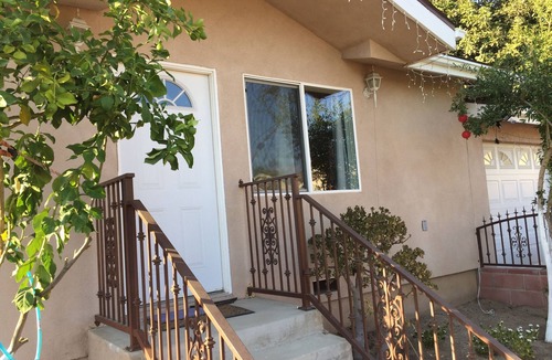 Burbank House | Dreams & Streams . Second dwelling with front yard and backyard.
