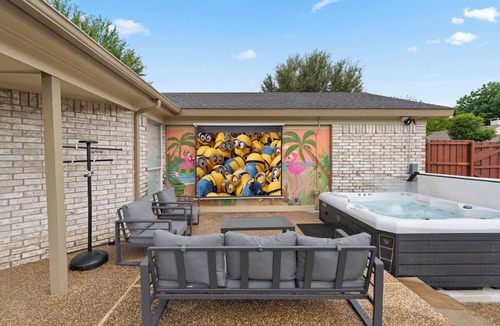 Frisco House | Dreamscape – Heated Pool, Spa, Splash Pad, Mario Room, Outdoor Projector
