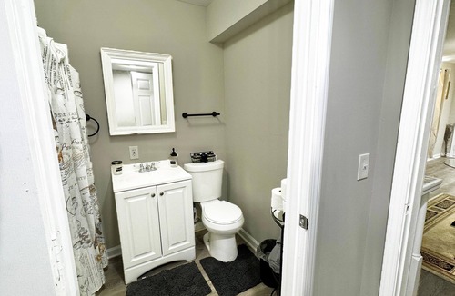 Dacula Apartment | DreamStay Welcome Home!