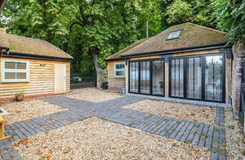 Bromley Common and Keston House | Dreamwood Lodge