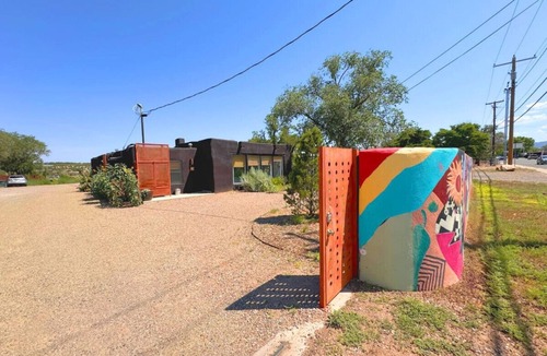 Santa Fe Apartment | Dreamy, Airy 2bd - Senja Suite @ La Dea