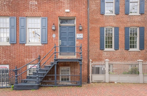 Jefferson Manor Apartment | Dreamy Alexandria West 2BR w/W/D, nr Restaurants, by Blueground