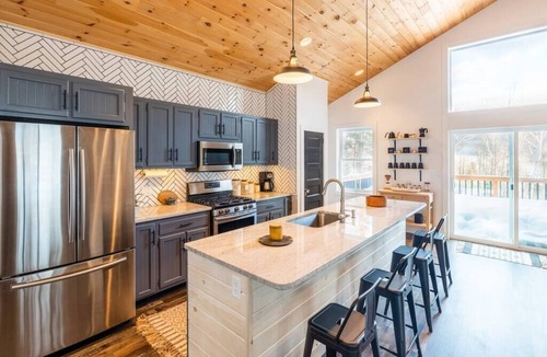 Warren Ski Chalet | Dreamy Artist Chalet in Secluded Historic Village