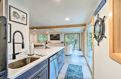 Olympia Cabin | Dreamy Bayfront Cabin w/View, Dock & Kayaks