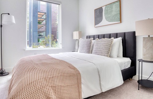 Brentwood Apartment | Dreamy Central Austin 1BR w/ Pool, Roof & W/D, nr Domain, by Blueground