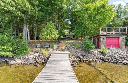 Wollaston Cottage | Dreamy Lakefront Cottage