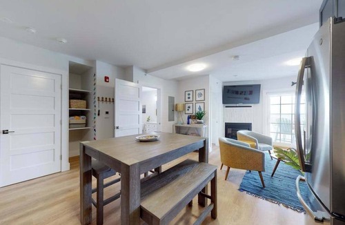 Dennis Port Condo | Dreamy ocean-view perch with furnished balcony & beach access - dog-friendly