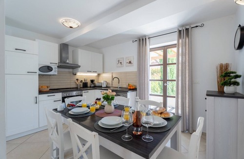 Liznjan Villa | Dreamy place Zanelli surrounded by lovely greenery and Mediterranean herbs