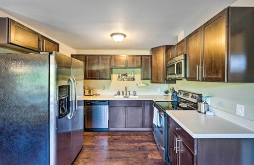 Concrete Cabin | Dreamy Riverside Cabin with Fireplace & Grill