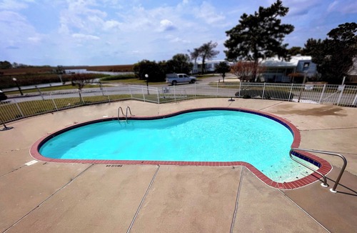 Sandbridge Cottage | Dreamy Sunsets! Waterfront-Pool-Kayak-Pet Friendly-Pickleball!