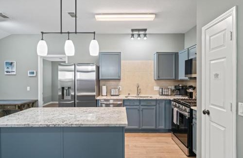 Spring House | Dreamy Villa -Near Airport, Downtown - Open Concept