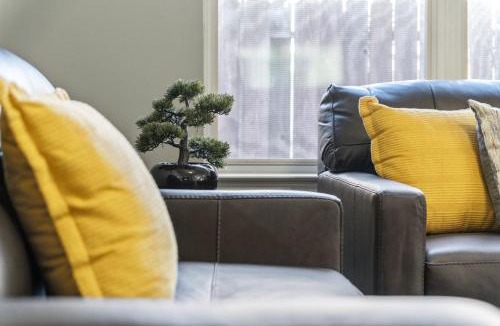 Spring House | Dreamy Villa -Near Airport, Downtown - Open Concept