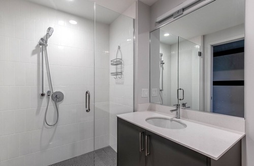 West Town Apartment | Dreamy West Town 2BR w/Dog Run & Dog Spa, nr Blue Line, by Blueground