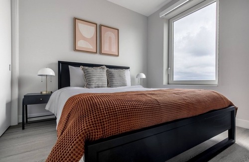 West Town Apartment | Dreamy West Town 2BR w/Dog Run & Dog Spa, nr Blue Line, by Blueground