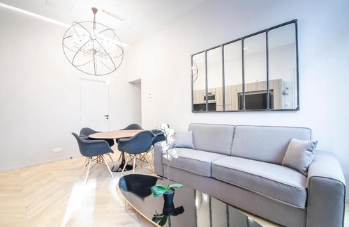 Gaillon Apartment | Dreamyflat - Apartment Opera 1