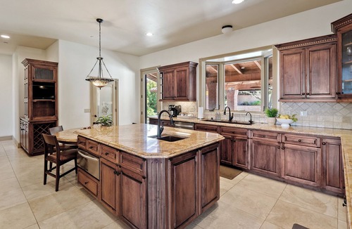 Paso Robles Villa | Dresser Winery Estate Villa - Pool, Hot Tub, Sauna on a Vineyard! 10 min to town