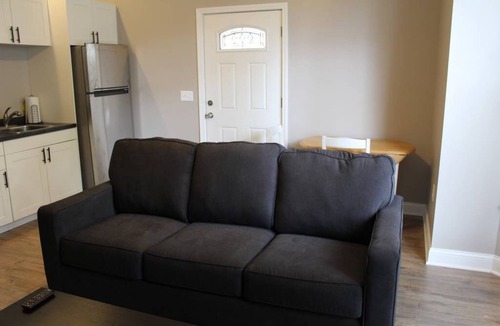 Pleasant Hill Villa | Drew's Den in Historic Downtown Pleasant Hill, MO