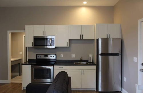 Pleasant Hill Villa | Drew's Den in Historic Downtown Pleasant Hill, MO