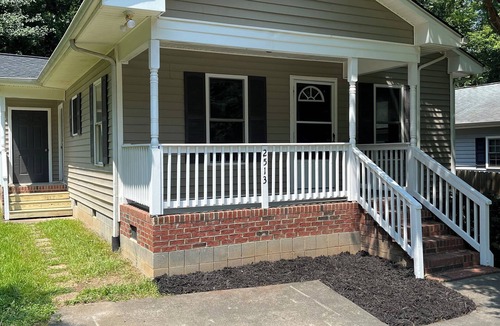 Durham House | Drexall Haven - Stylish + Peaceful Stay