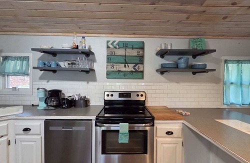 Lost Bridge Village House | Drift Away- 2-bedroom Lakefront hosue with Easy walk to Lake