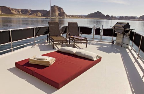 Wahweap Boat Rental | Drift, Dream, Discover: Your Houseboat Adventure Awaits!