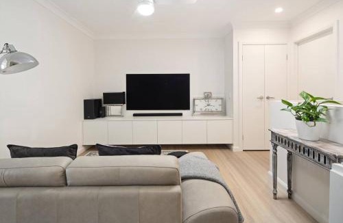 Labrador House | Drift & Dwell - Minutes to Labrador Beach & Dining