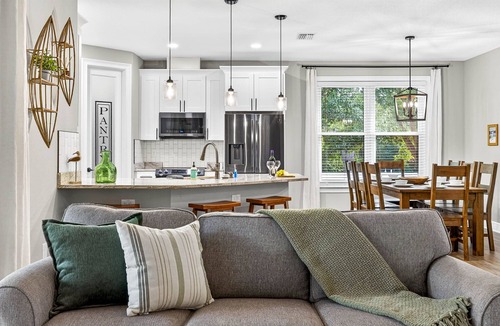 Odessa House | Drift & Dwell | Modern Lakehouse Retreat