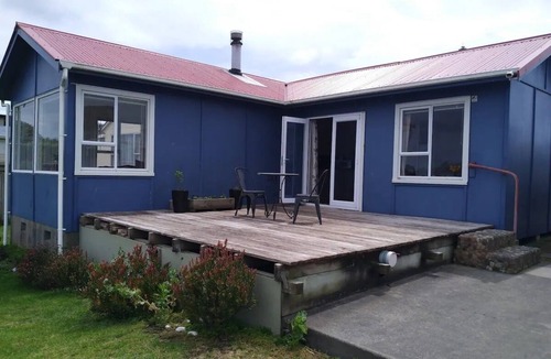 Koitiata House | Drift Inn Romantic seafront entire beach house.