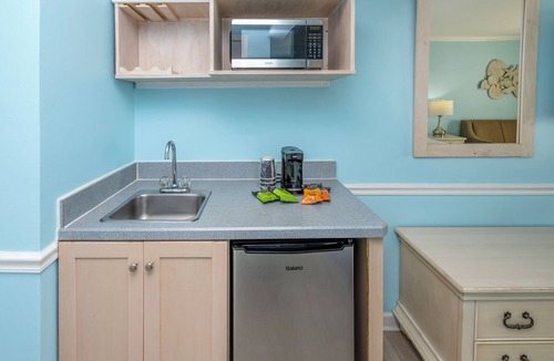 Ship Bottom Hotel | Drifting Sands Oceanfront Hotel