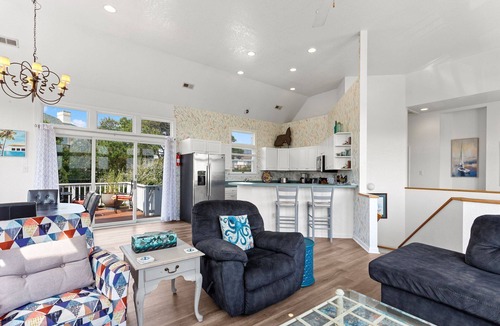 Monteray Shores House | Drifting Sands Pool, Sun Deck Beach