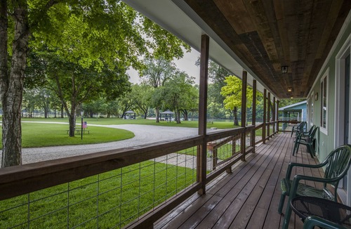Branson Cabin | Driftwater Resort Cabin #6 with Lake Taneycomo Access & Pool!