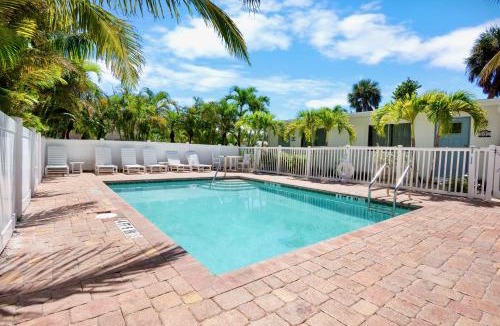 Holmes Beach Hotel | Driftwood at Anna Maria Island Inn