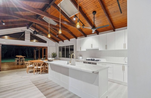 Wonga Beach House | Driftwood Beachfront Luxury