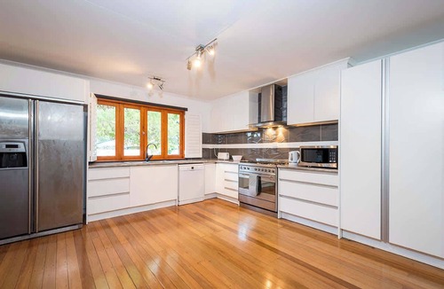 Burleigh Heads House | Driftwood By Khove