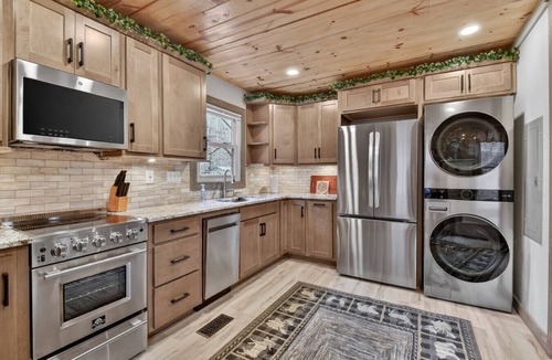Talking Rock Cabin | Driftwood Cabin a waterfront cabin with everything