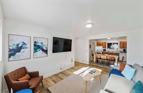 Port Orford Apartment | Driftwood Coastal Hideaway #StayinMyDistrict