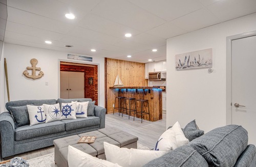 Lake Catherine Cottage | Driftwood, Cozy Waterfront Cottage, Separate Unit