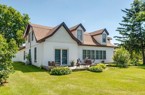 Lake Catherine Cottage | Driftwood, Cozy Waterfront Cottage, Separate Unit